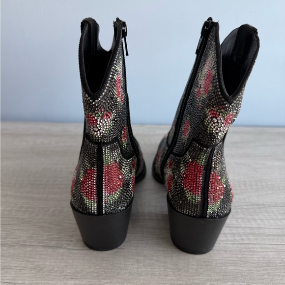 Wild Pair Women’s Black Lacey Floral Bling Booties Size 6 - Picture 5 of 11